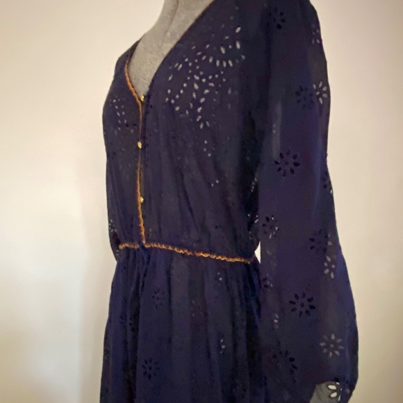 Dressy JOHNNY WAS eyelet dress and chemise - Picture 2 of 5